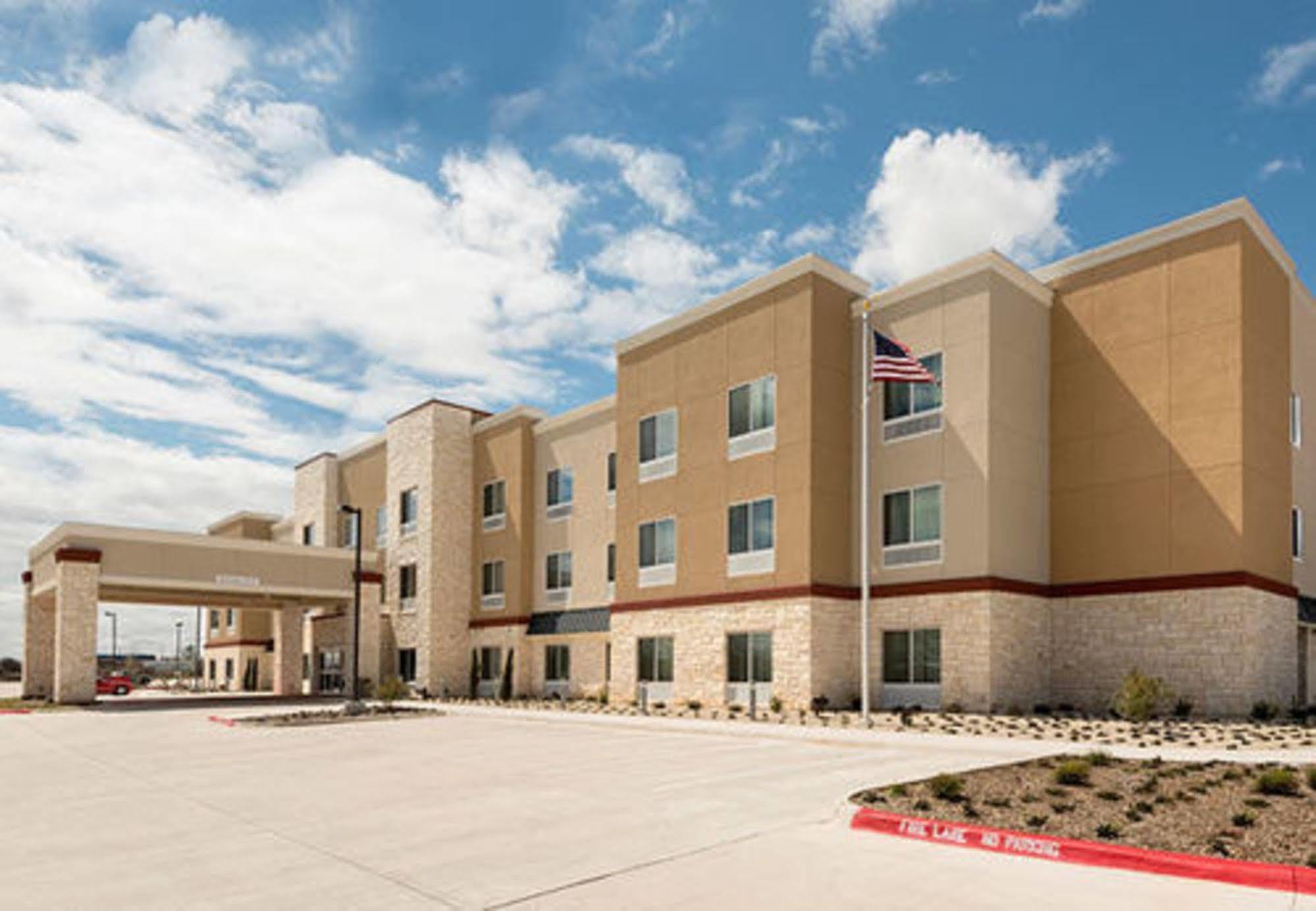 Fairfield Inn & Suites By Marriott Fredericksburg Texas Exterior photo